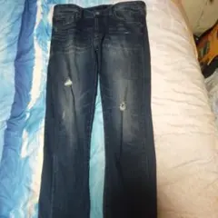 ダメージ加工 スリムフィット ダークブルージーンズ