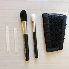 DAYMAKEUP メイクブラシセット F25・F27＋ブラシクリーナー 新品のサムネイル