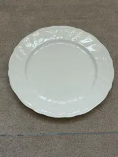 NARUMI ナルミ　ディナー皿　ボーンチャイナ白/レリーフ模様　日本製