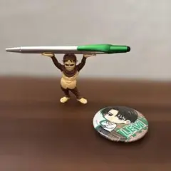 進撃の巨人リヴァイ 缶バッジとフィギュアセット