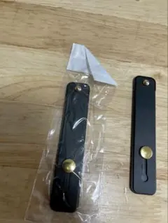 コンパクトスマホストラップ 金色ボタン付き