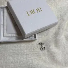 【確実正規品】Dior CD Navy スタッドピアス 片耳 ディオール 箱付き 楽天市場】【P3倍】Dior ディオール ピアス スタッド CD NAVY