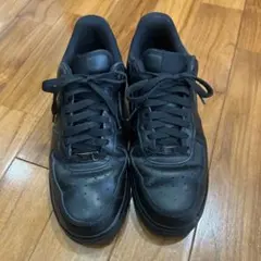 NIKE AIR FORCE 1 ブラック スニーカー　27.5のサムネイル