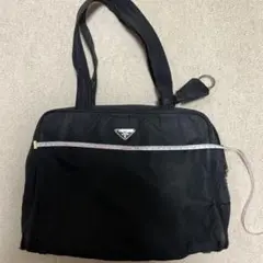 PRADA ショルダーバッグ　ナイロン　三角ロゴプレート　黒　肩掛け