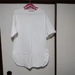GUホワイト 半袖Tシャツ チュニック　ラウンドネック　オーバーサイズ