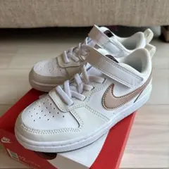 NIKE ナイキ 18cm スニーカー ホワイト ゴールドのサムネイル