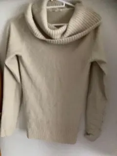 ベージュ ボトルネック ニットセーター 長袖