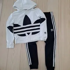 adidas トレーナー　パンツセット　130