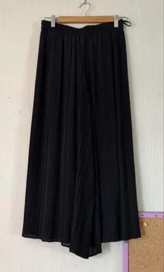 ユニクロ　プリーツ ワイドパンツ　Ｌ
