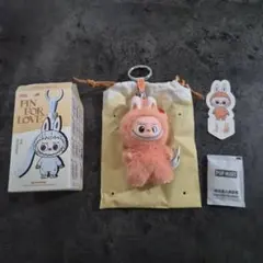 POP MART ラブブイニシャルキーホルダーJ