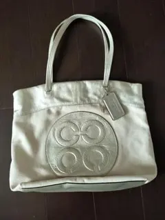 COACHエンボスロゴ ショルダートートバッグ
