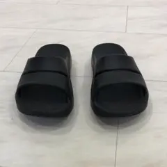 OOFOS ウーフォス　リカバリーサンダルのサムネイル