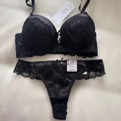 訳ありほつれ　Love gerie ブラジャーF70+TバックMセットのサムネイル