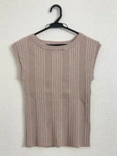 BE RADIANCE ラメ入りノースリニットのサムネイル