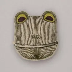 CORAL&TUSK Lucky Frog with Bell カエルポーチ - メルカリ