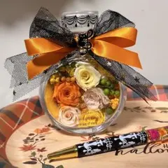 ハロウィンのボトルフラワーとボールペン
