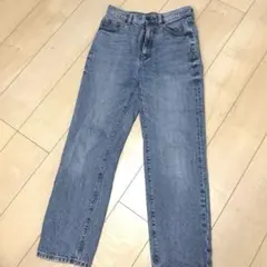 ジーユー　GUハイウエストストレートジーンズ　サイズM