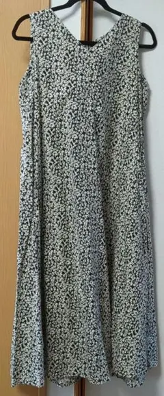 《最終値下げ》ノースリーブワンピース