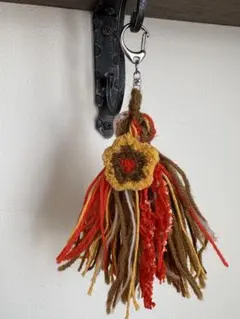 カラフルタッセルキーホルダー　ハンドメイド