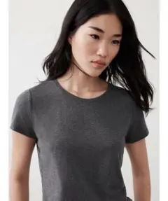【新品タグ付き】バナナリパブリック タイムレスクルーネックTシャツ　グレーのサムネイル