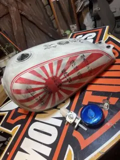 新品未使用汎用カスタムタンクヨシムラカラーGN125、ボルティーグラストラッカー 新品未使用汎用カスタムタンクヨシムラカラーGN125、ボルティーグラス