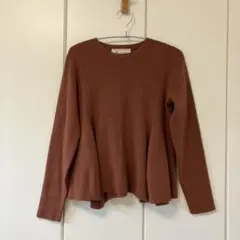 ロペピクニック　ペプラムニット