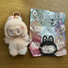 ラブブ　エナジー　ぬいぐるみキーホルダー