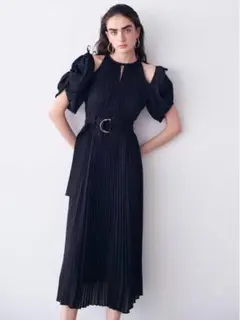 SNIDEL 2wayボリュームスリーブプリントワンピース ブラック プリーツ