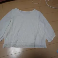 レースとシフォンの五分袖トップス