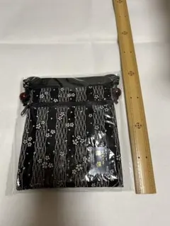 黒ポーチ。印伝の風合いのポーチ。 ショルダー紐あり。#上質小物が、金運アップ。