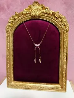 ピンク宝石の蝶デザインネックレス