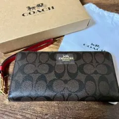 新品✨COACH コーチ 長財布 ラウンドファスナー お洒落のサムネイル