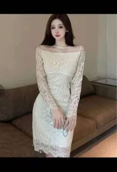 オフホワイトレースタイトドレス