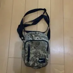 ナイキショルダーミニバック