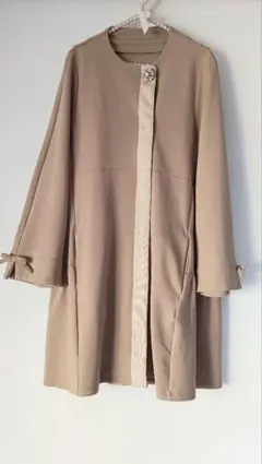 アンドラブ　＆LOVE　ビジュー華やぐティアードチュニックコート　ベージュ