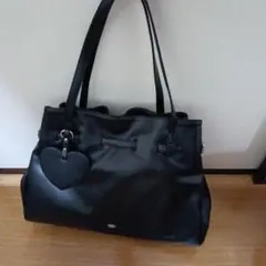 chicoチャーム付きベルトデザインBIGトートバッグ　ブラック