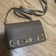 南京錠付き マルチショルダーバッグ グレージュのサムネイル
