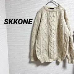 【スコーネ】 トップス 長袖セーター ニット オフホワイト ウール100%