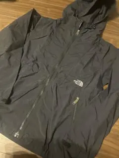 ノースフェイスナイロンパーカー黒×白