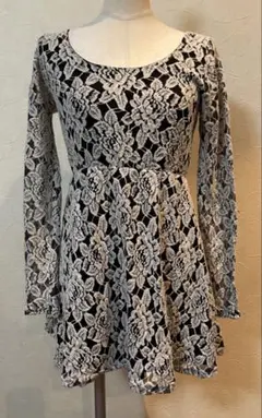 angelina コード刺繍風のフラワーレースワンピース