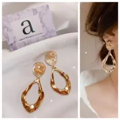 2128-1 ゴールド☺︎箔とクリアの雫とメタルゴールドフープのピアス☺︎
