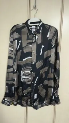 【モード】ZARA 抽象柄 サテンシャツ レディースM 黒 ベージュ 総柄