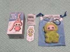 正規品　ラブブ PIN FOR LOVE イニシャルキーホルダー V