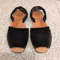 B：MING ビームス 別注 スウェード サンダル
