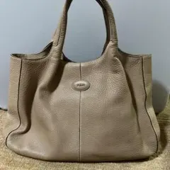 TOD'S ベージュ レザー ハンドバッグ