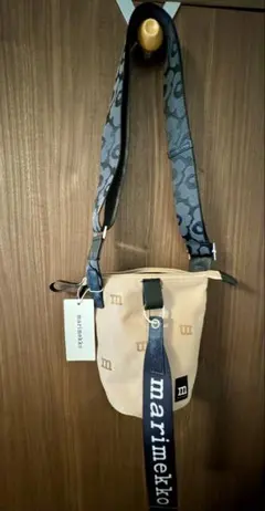 【新品タグ付き】marimekko ショルダーバッグ ウニッコ Mロゴ ベージュ
