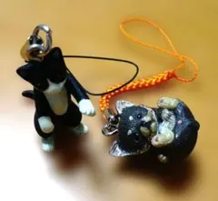 ガチャガチャ ストラップ ♡立ちパンチハチワレ黒猫♡まんまるこいぬ バラ可‼️