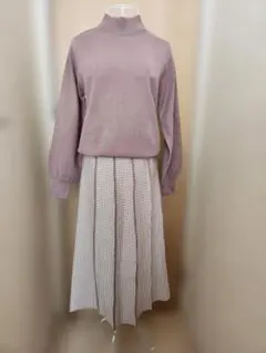パープル ニットとチェック柄スカート セットアップ