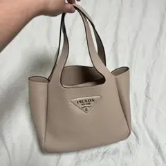 PRADA ベージュ トートバッグ