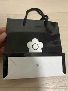 MARY QUANT マリークワント 紙袋　ショッパー　袋のサムネイル